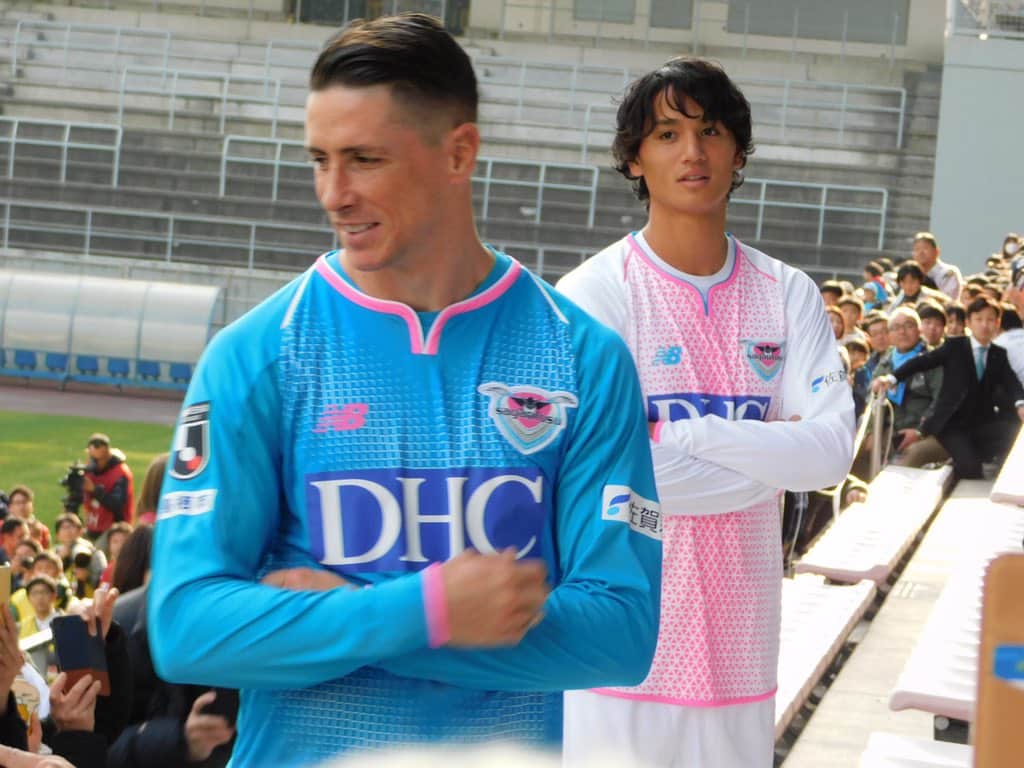 maillot-sagan-tosu-2019-new-balance-fernando-torres-2