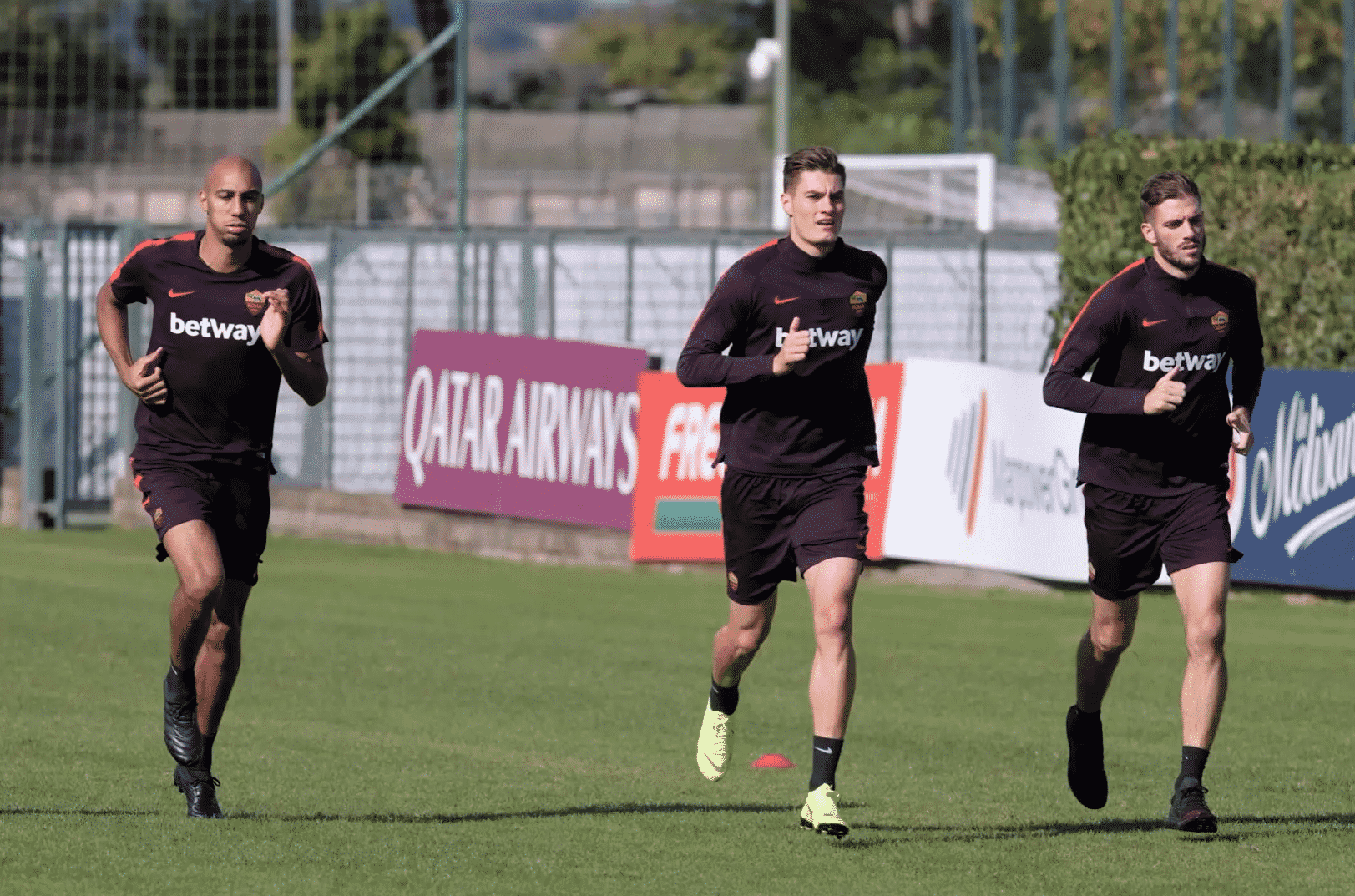 steven-nzonzi-boots-mercato-copa-19-masquees