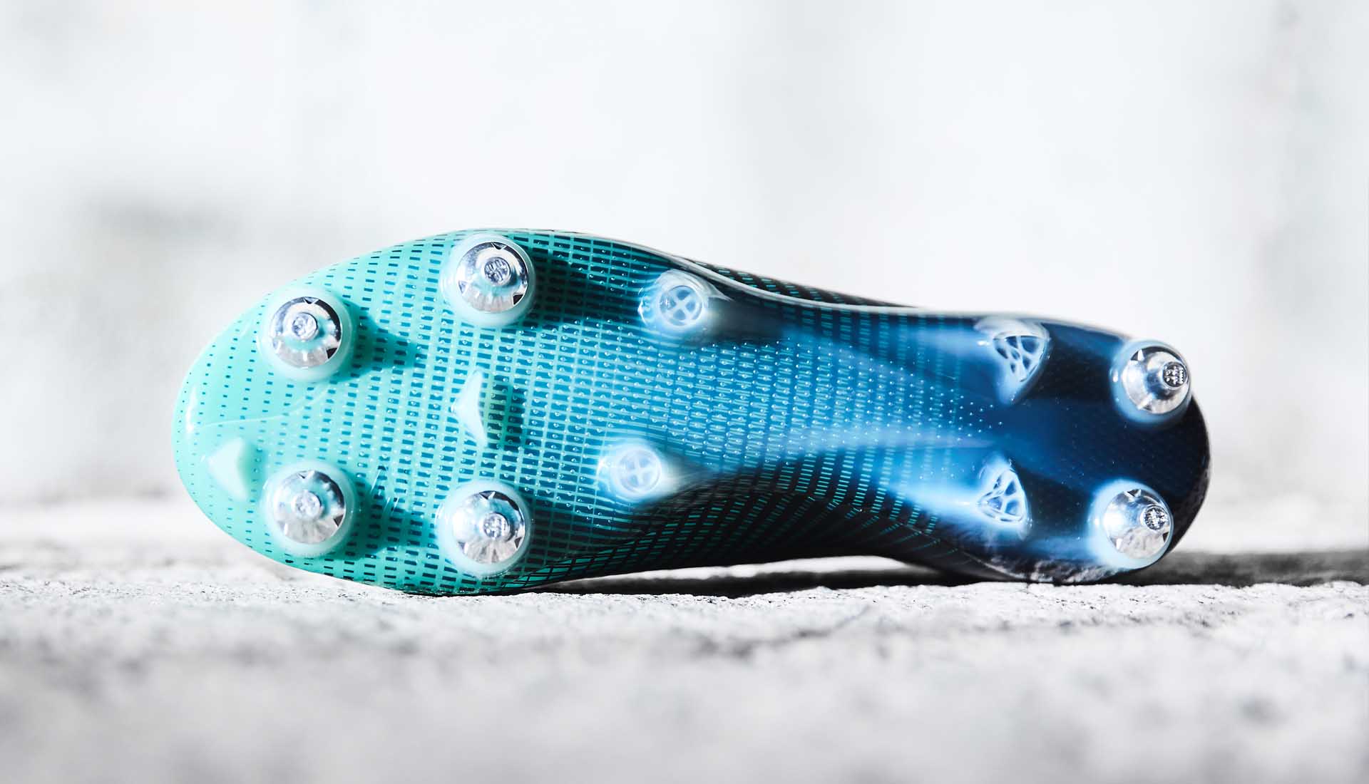 umbro-velocita-4-noir-bleu-6