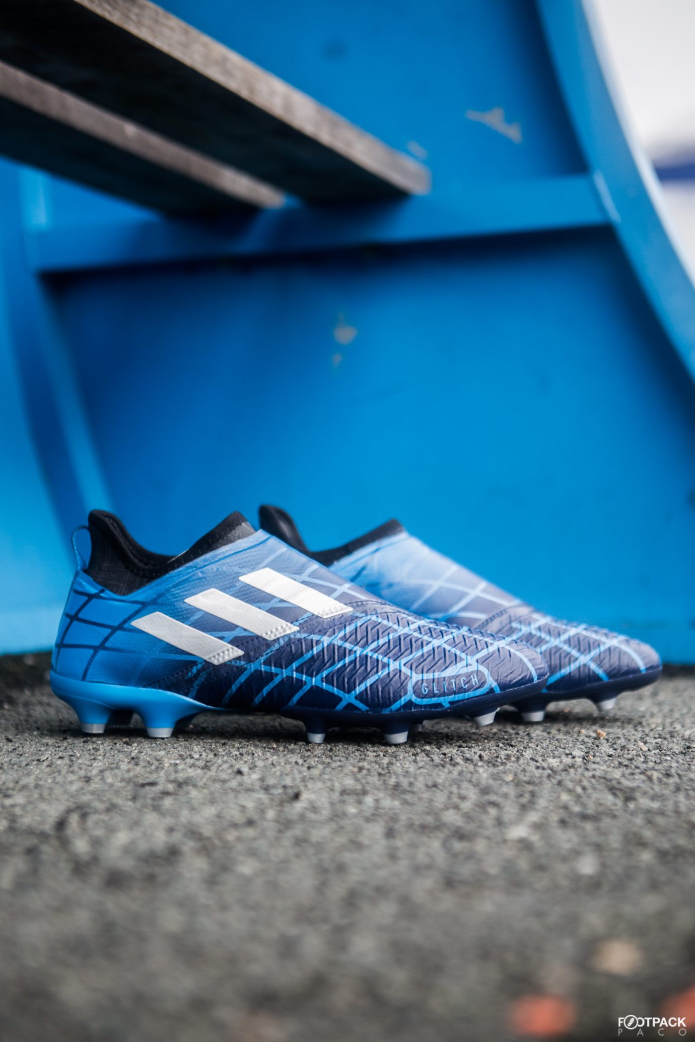 adidas glitch requin
