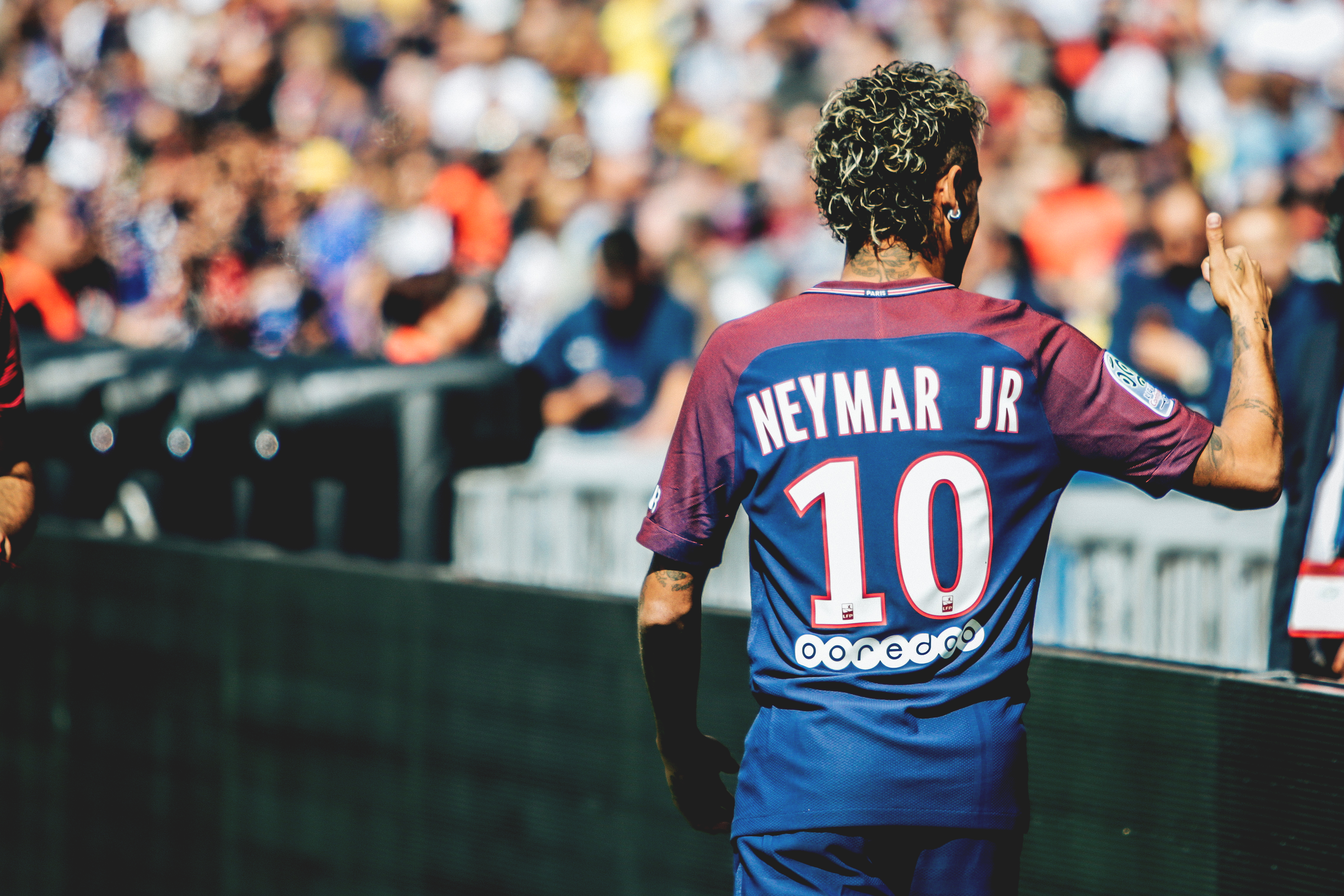 arrivee-neymar-paris-saint-germain-footpack
