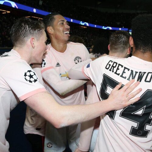 Image de l'article Quand un joueur de Manchester United porte un flocage du Paris Saint-Germain ...