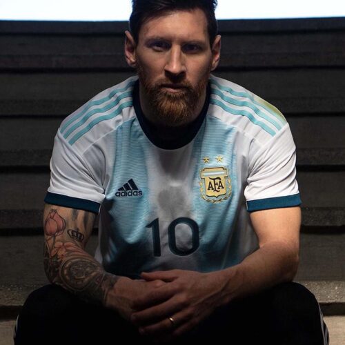 Image de l'article L'Argentine dévoile son nouveau maillot 2019 pour la Copa América