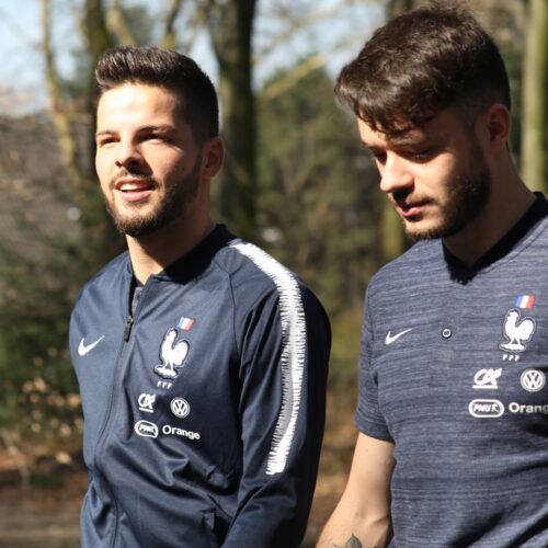 Image de l'article Quand Nike et la FFF font du bricolage sur les maillots des équipes de France jeunes