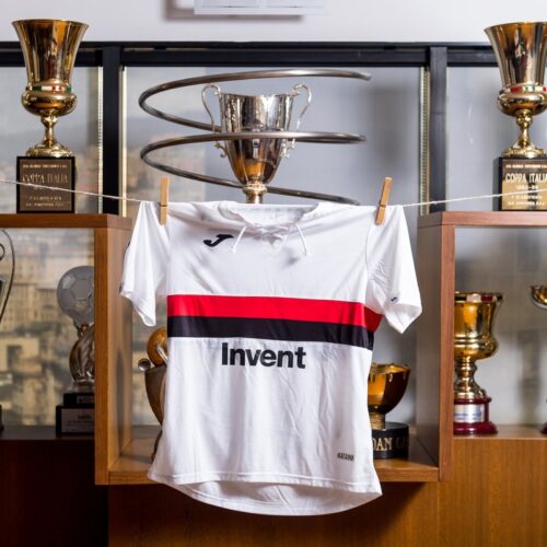 Image de l'article La Sampdoria Gênes dévoile un maillot spécial pour les 120 ans de son club fondateur