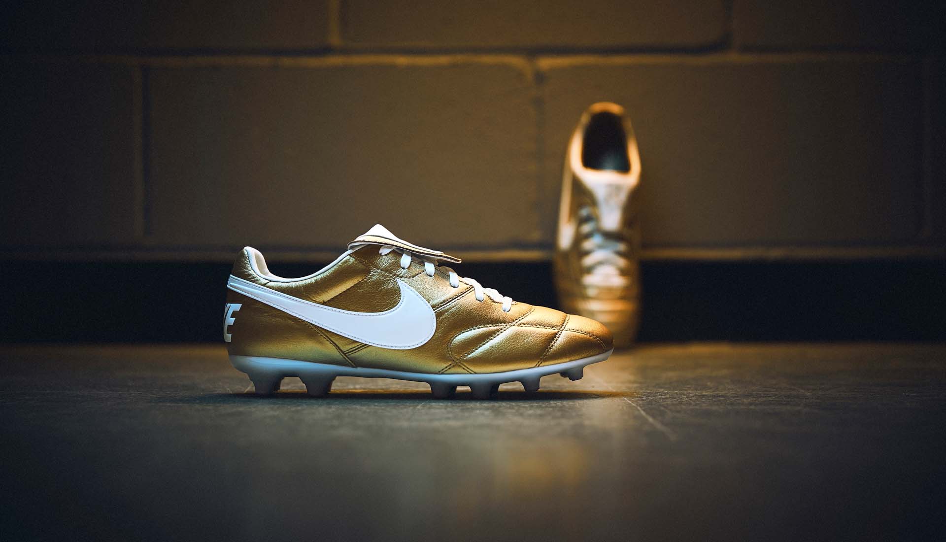 nike-premier-2.0-or-blanc-ronaldinho