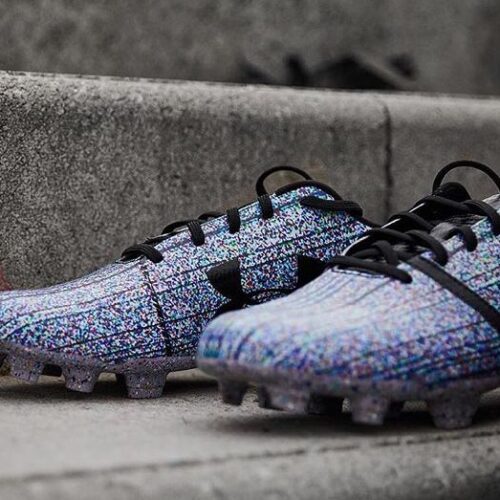 Image de l'article Memphis Depay dévoile une nouvelle chaussure Under Armour pour le match face au Barça !