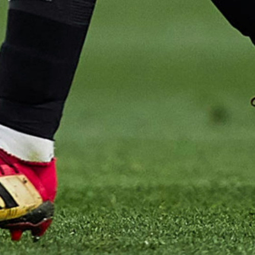 Image de l'article Un joueur du FC Séville joue avec une paire de adidas Predator... à deux bandes