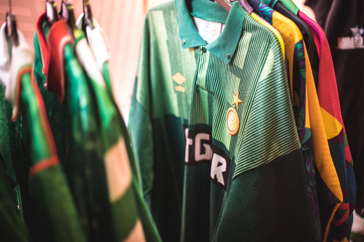 exposition-umbro-95-ans-mundial-mag-classic-football-shirt-2