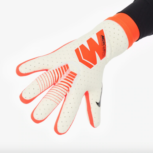 Image de l'article Les gants Nike sous les couleurs du nouveau pack « Euphoria »