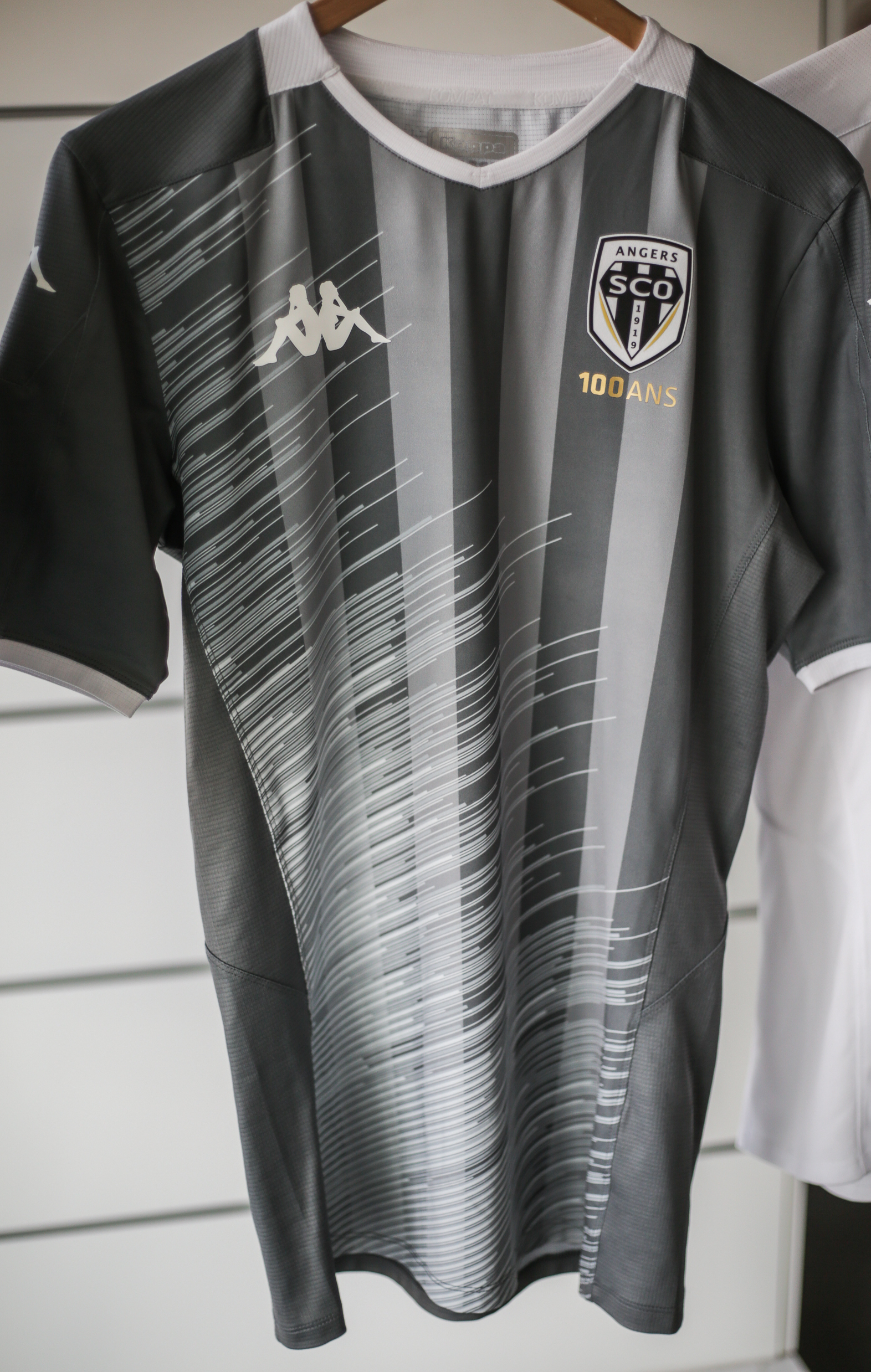 maillot-exterieur-angers-sco-2019-2020-kappa