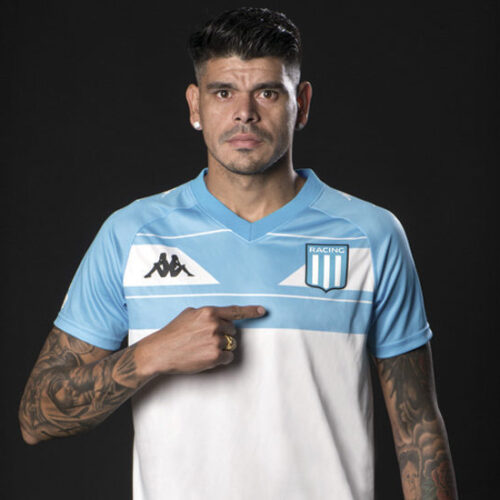 Image de l'article Huit maillots différents utilisés en une seule saison pour le Racing Club