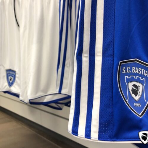 Image de l'article adidas, nouvel équipementier du club dévoile les maillots 2019/20 du SC Bastia