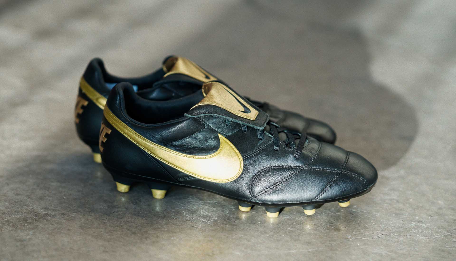 nike-premier-2.0-noir-or-1