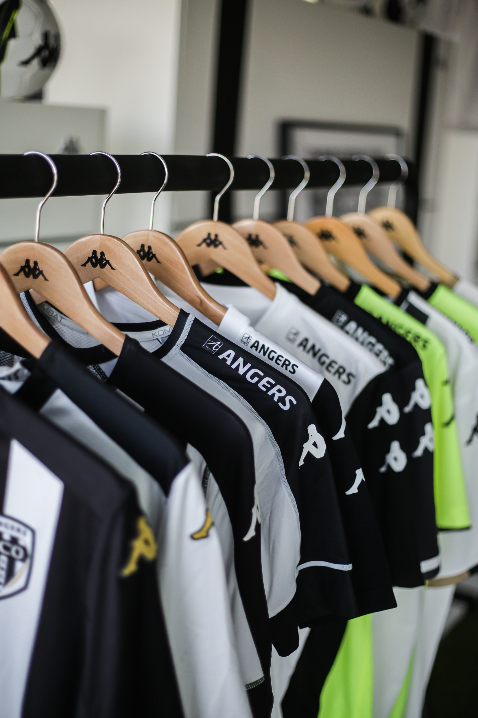 signature-prolongation-contrat-angers-sco-kappa-equipementier