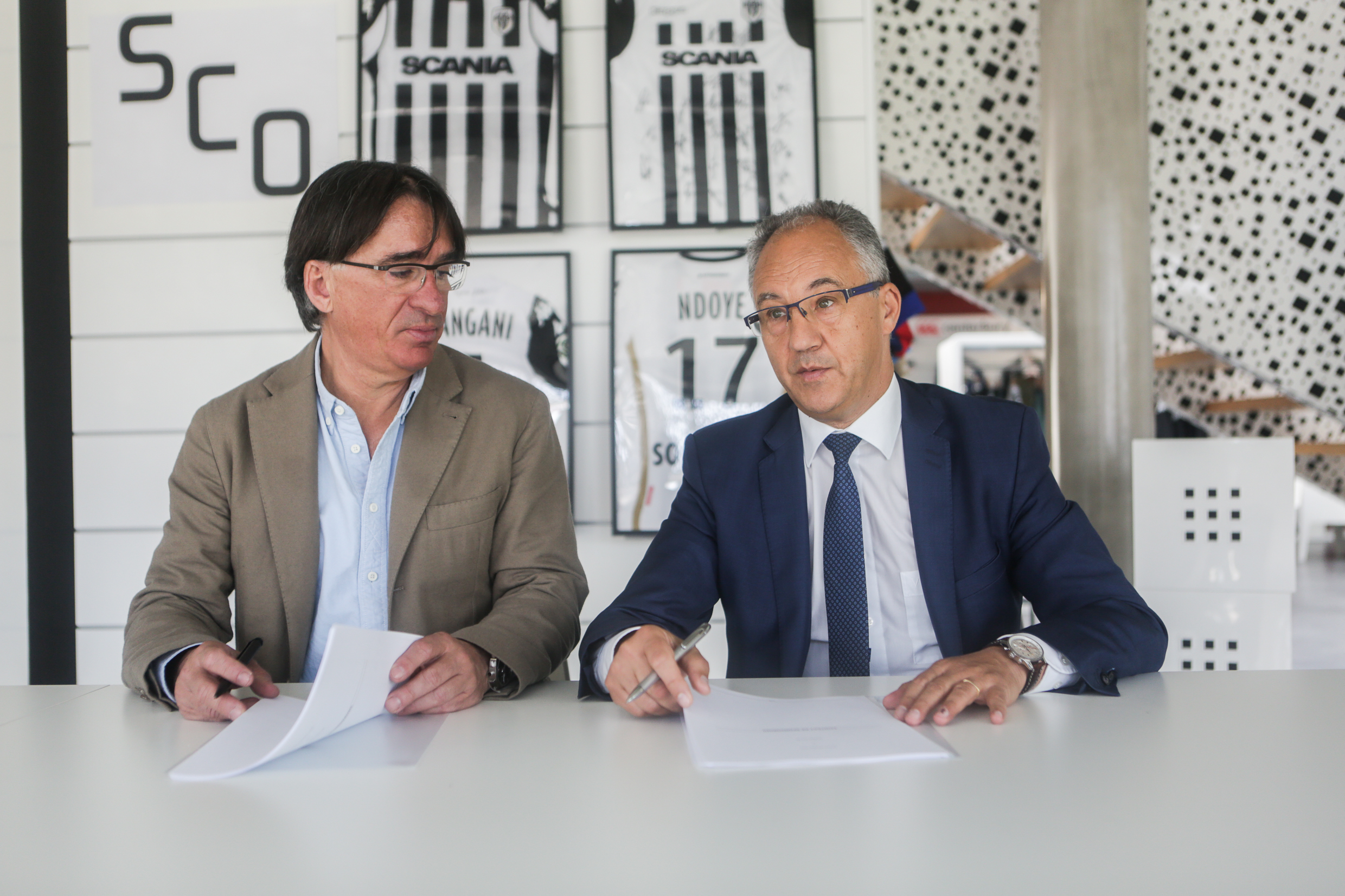 signature-prolongation-contrat-angers-sco-kappa-equipementier12