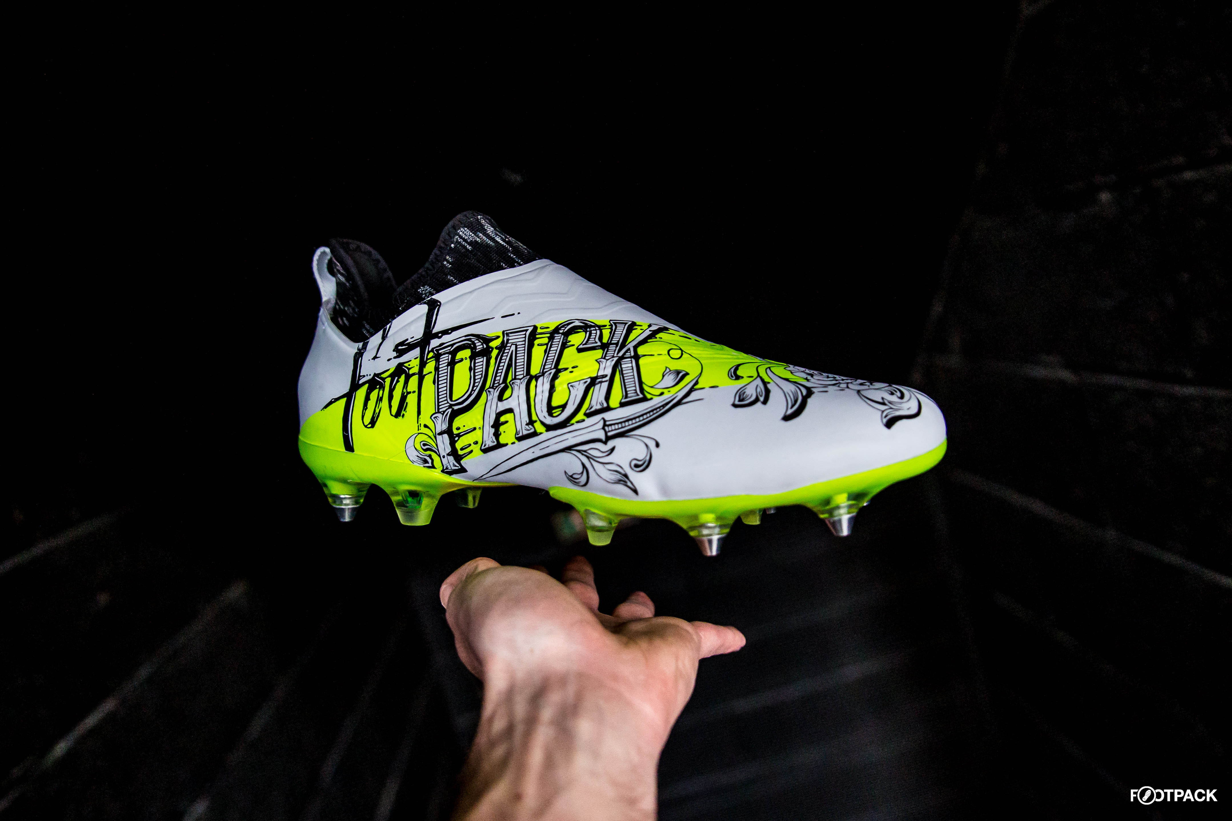 skin-glitch-footpack-adidas-co-creation-11