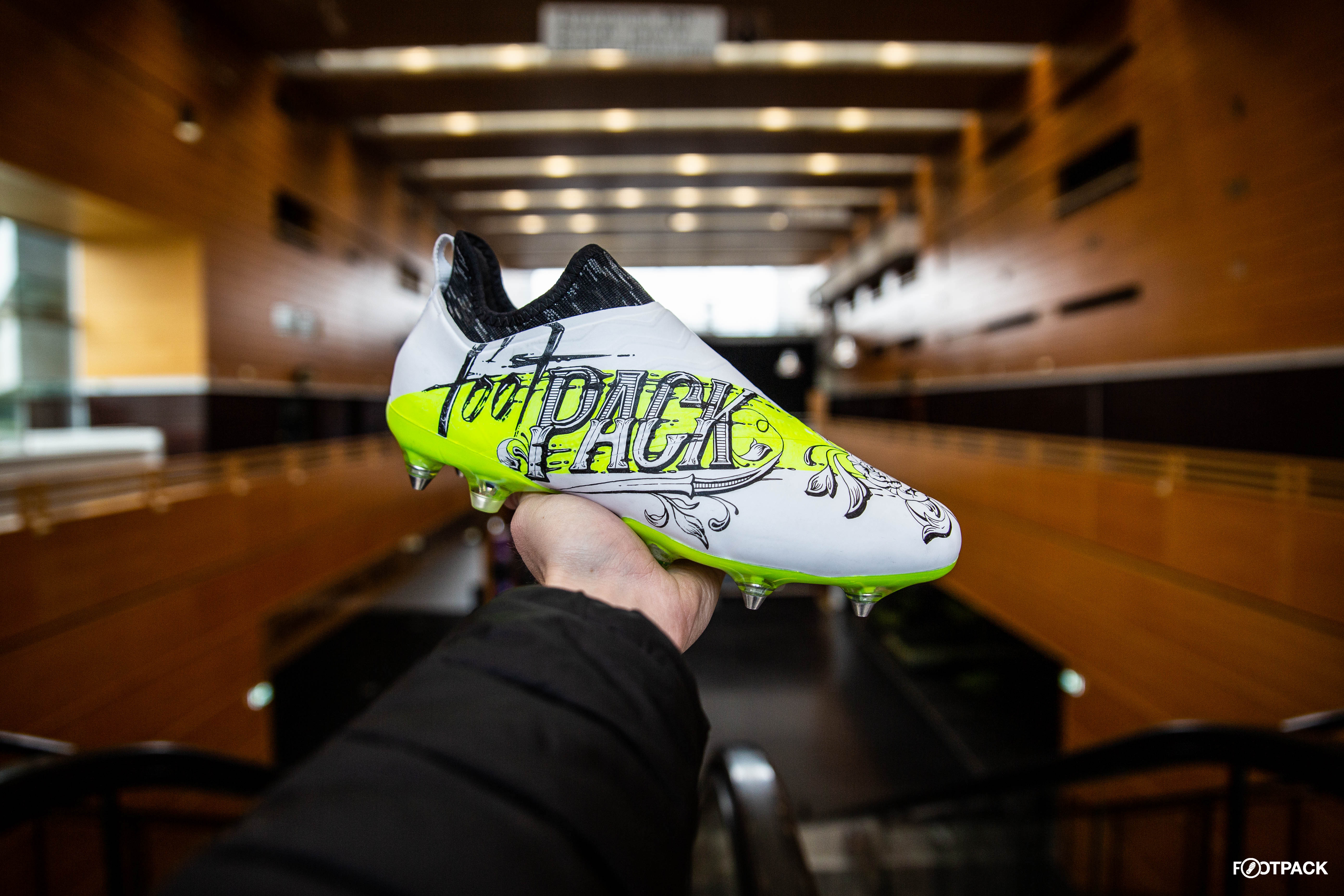 skin-glitch-footpack-adidas-co-creation-27