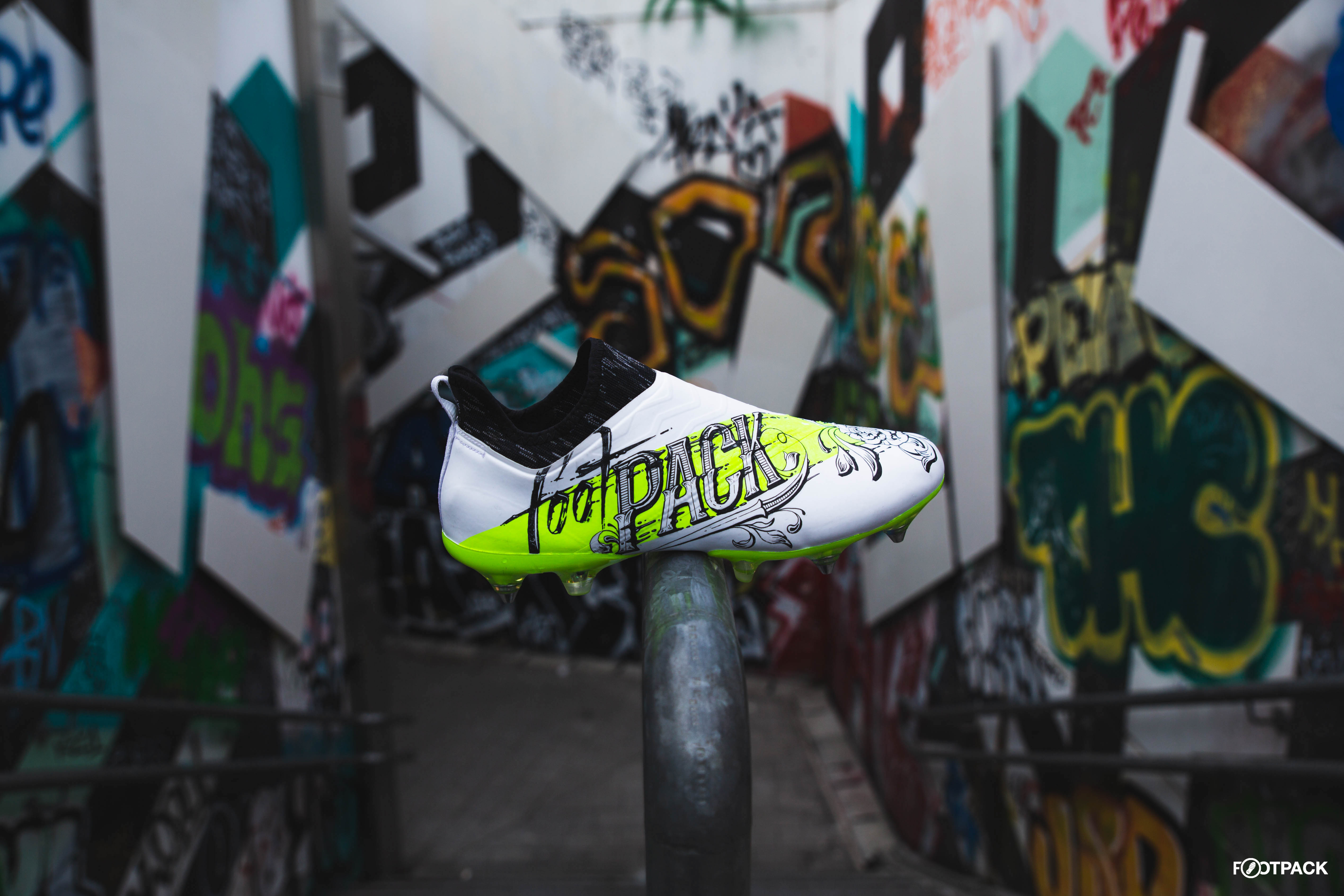 skin-glitch-footpack-adidas-co-creation-31