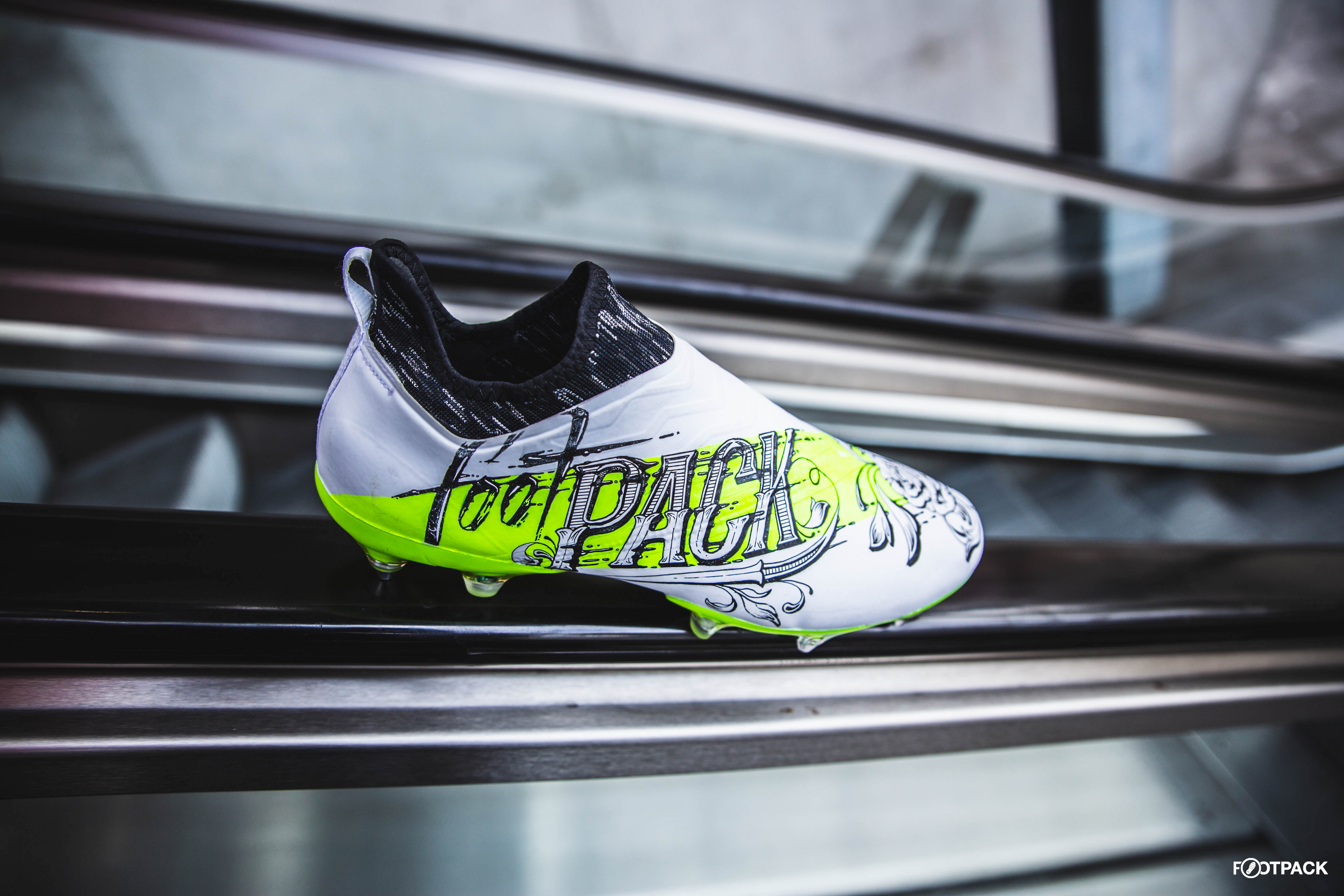 skin-glitch-footpack-adidas-co-creation-42