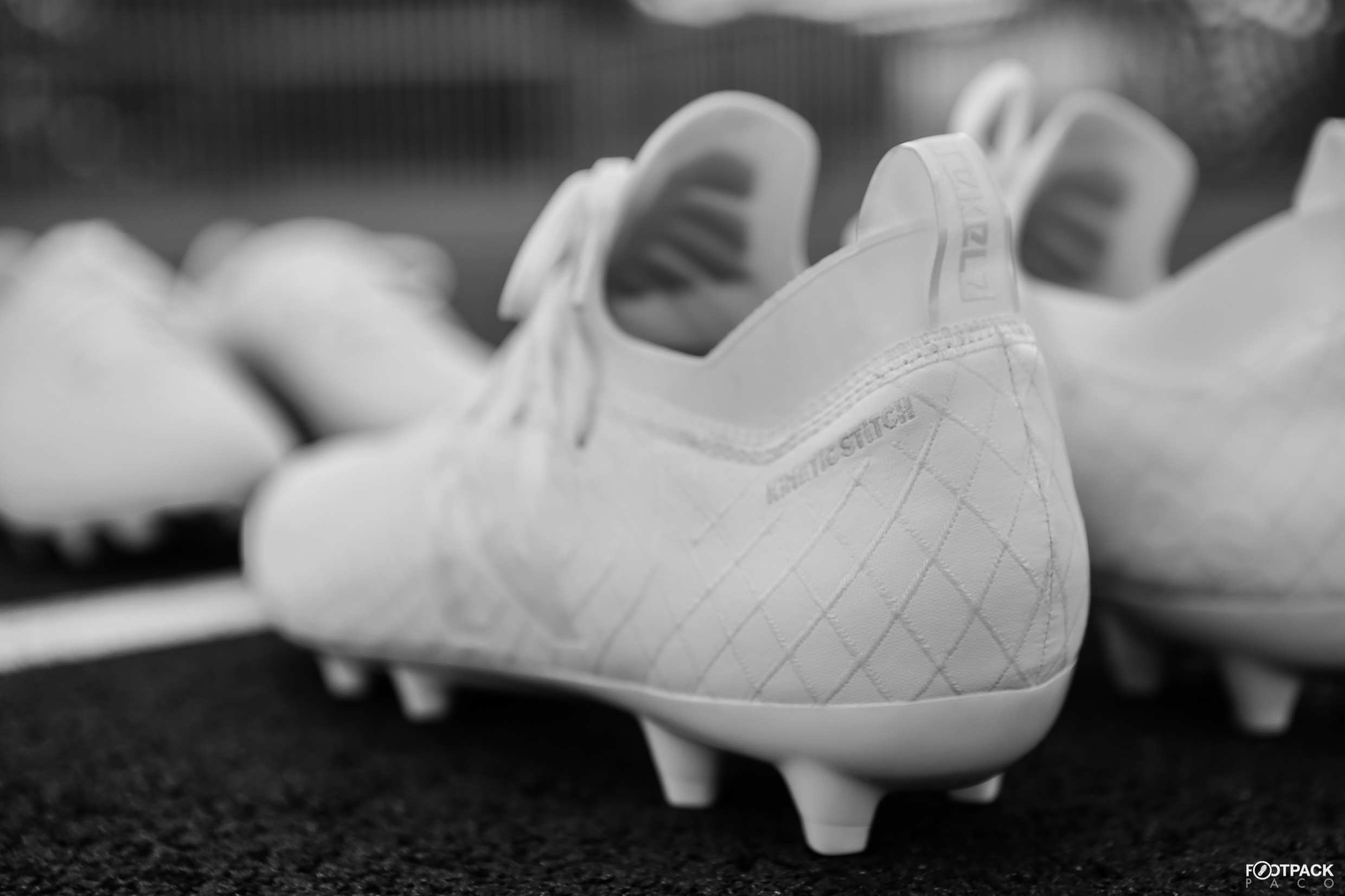 chaussures-football-new-balance-infinite-lite-pac-furon-tekela-22