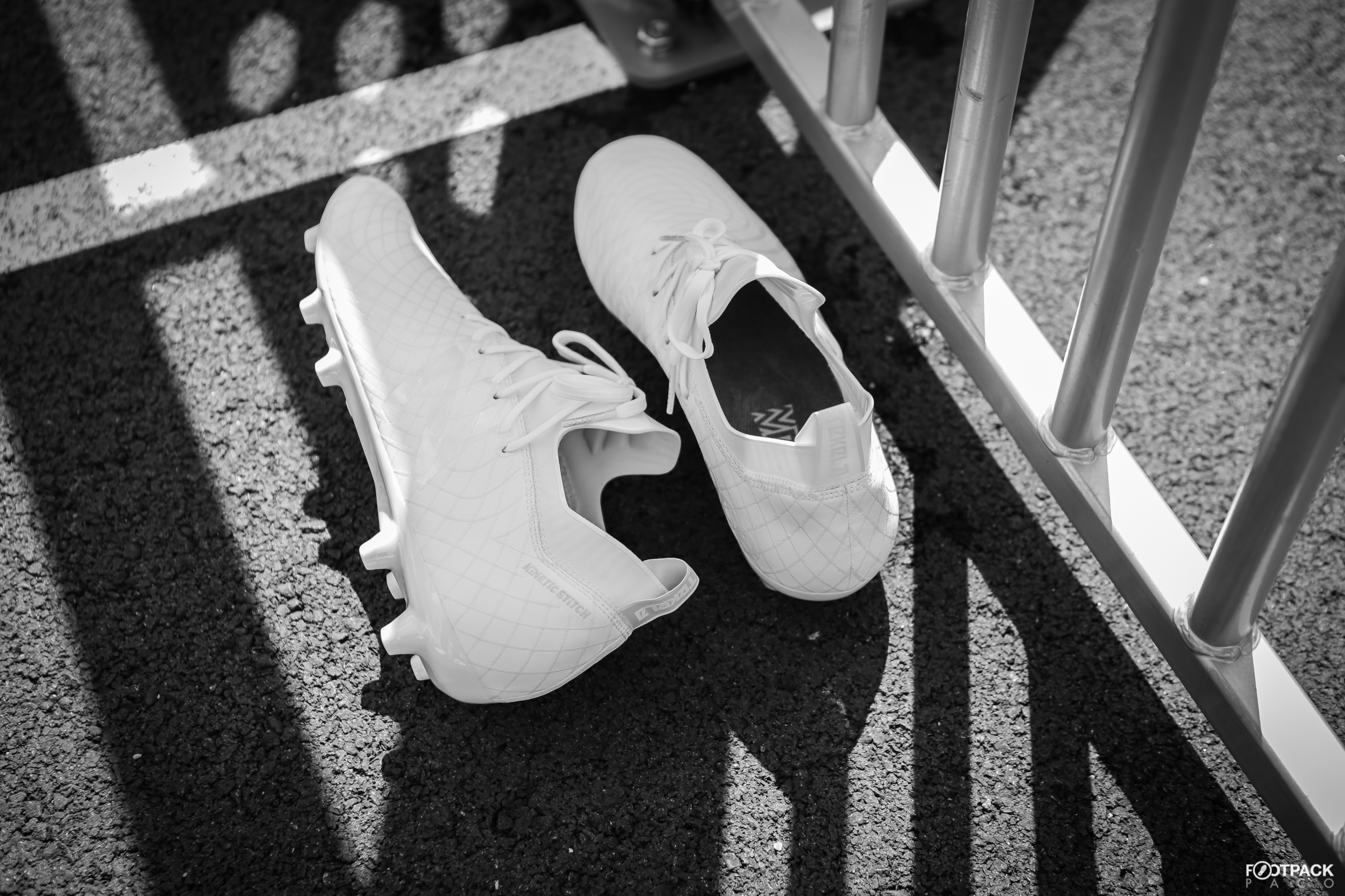 chaussures-football-new-balance-infinite-lite-pac-furon-tekela-4