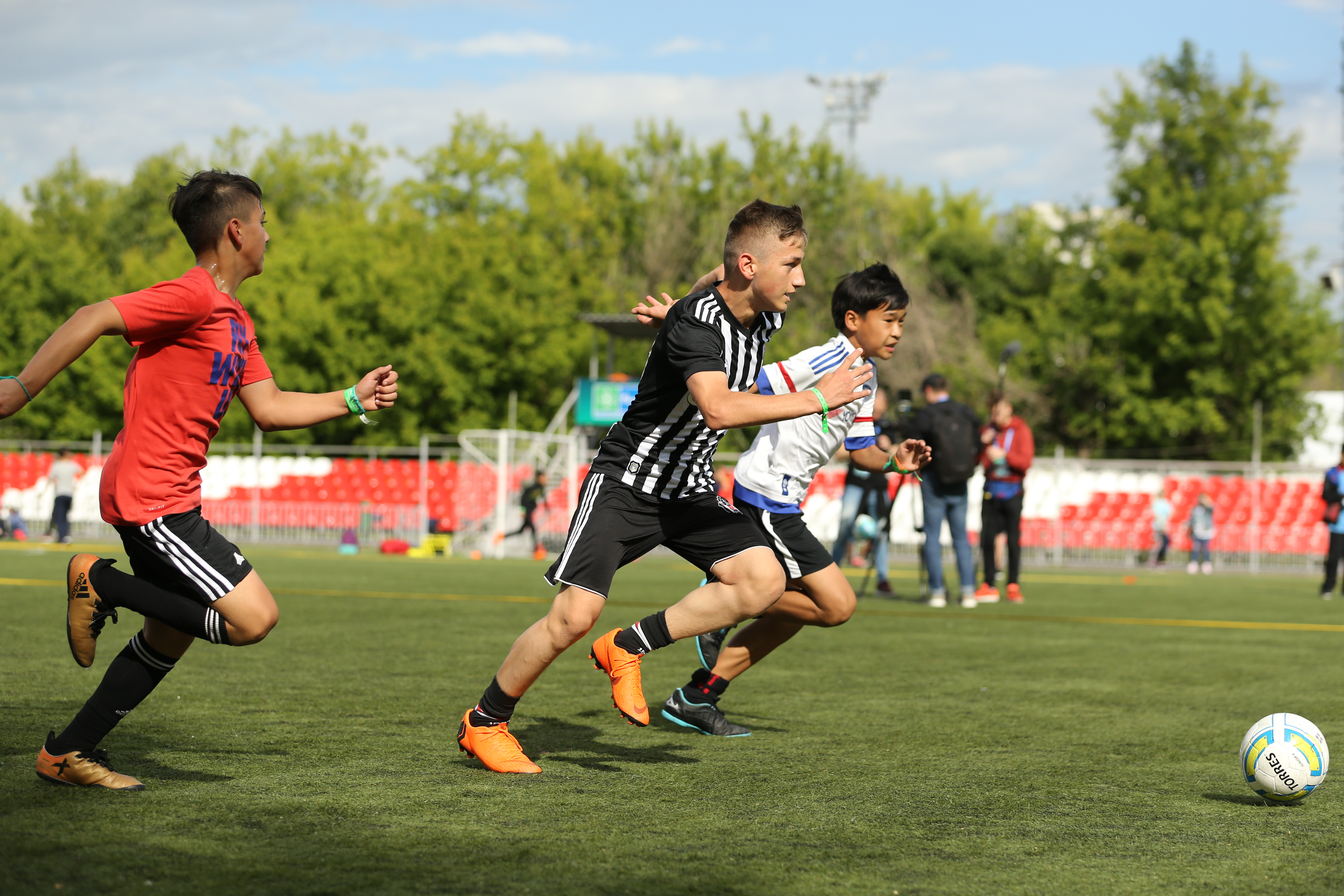 football-pour-amitie-programme-uefa-fifa-gazprom-4