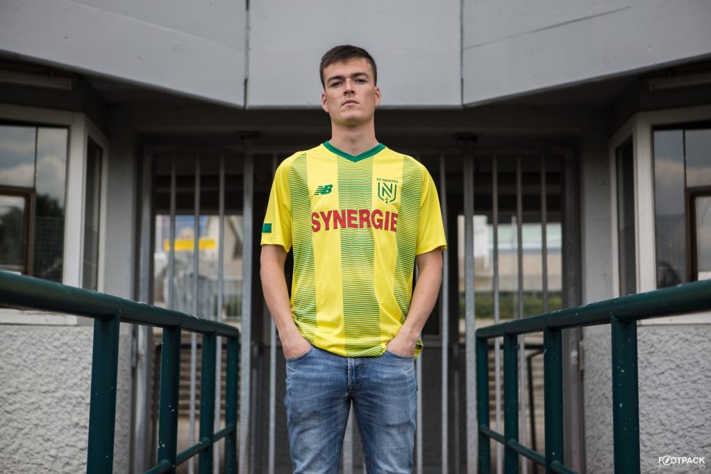 2004 / 2005 – maillot domicile FC Nantes (S) - Équipements