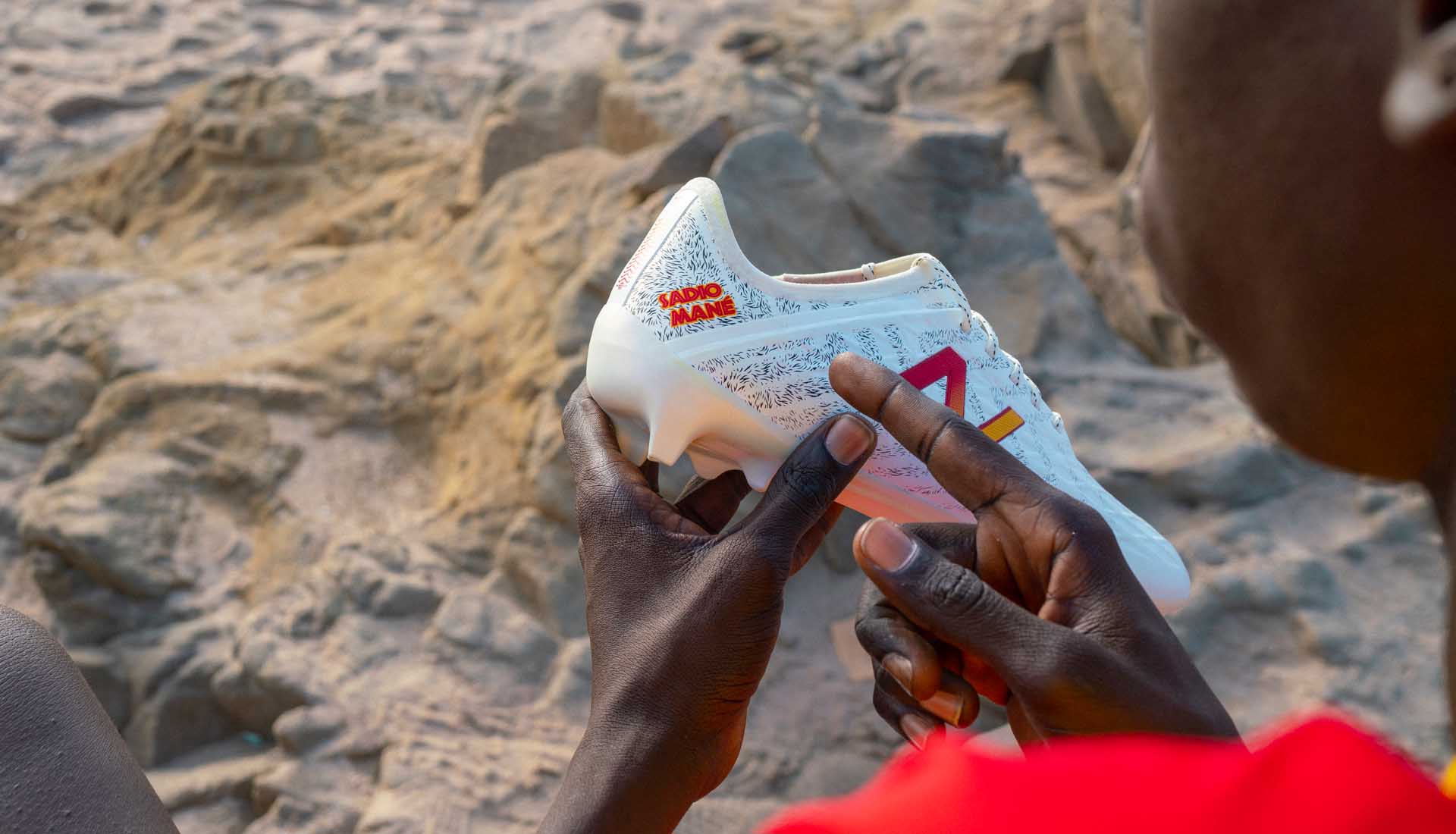 chaussures-sadio-mane-new-balance-furon-5-can-2019-senegal-5