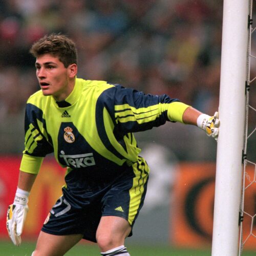 Image de l'article adidas célèbre Iker Casillas avec une paire de gants iconique