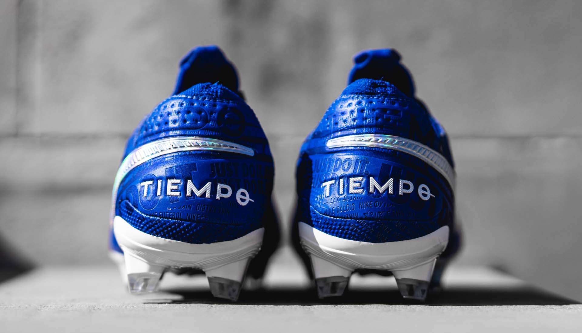 chaussures-football-nike-tiempo-legend-8-new-lights-2019-footpack-9