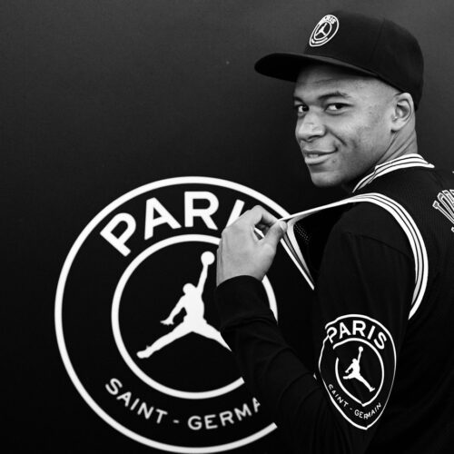 Image de l'article Golden Cabane recrée le maillot des Chicago Bulls à la sauce Mbappé