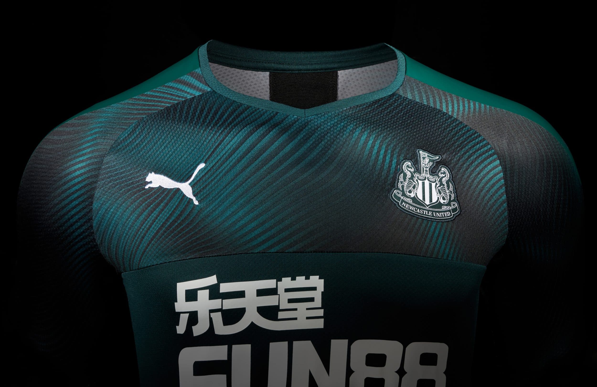 maillot-exterieur-newcastle-united-2019-2020-puma-1