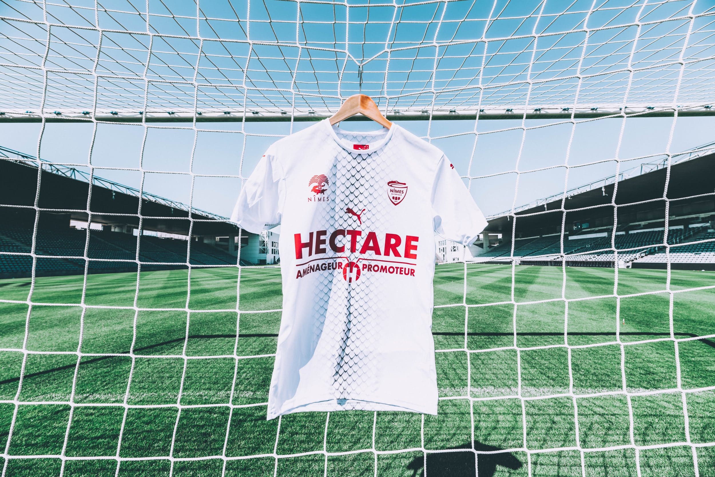 maillot-exterieur-nimes-olympique-2019-2020-puma