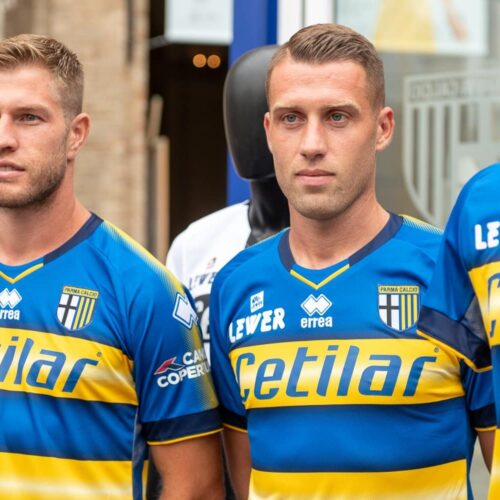 Image de l'article Errea dévoile les maillots 2019-2020 de Parme