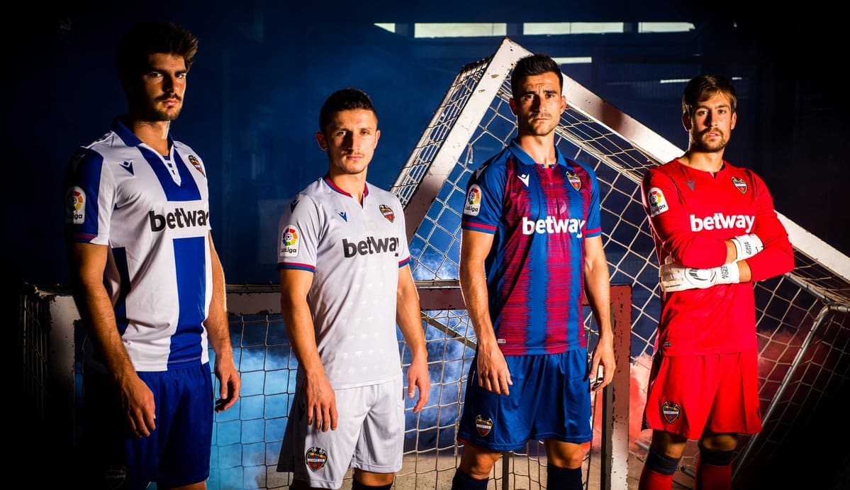 Maillot Samsunspor Macron XL – Extérieur 2019/2020 (neuf Avec Défauts, étiquette)