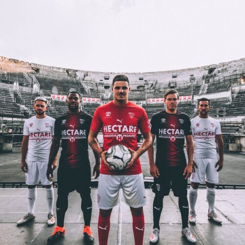 Image de l'article Nimes et Puma présentent les maillots 2019-2020