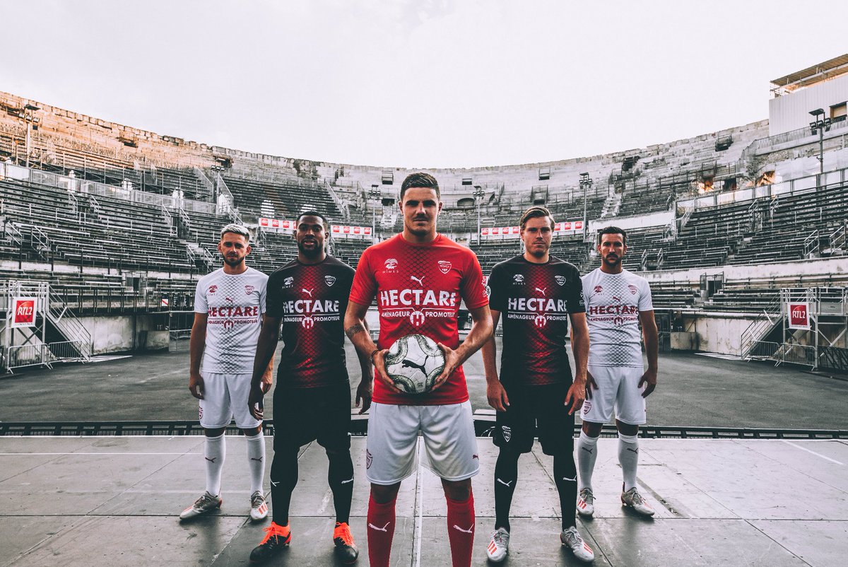 Nîmes Olympique 2020-21 GK Home Kit Nîmes Olympique 2020-21 GK Home Kit