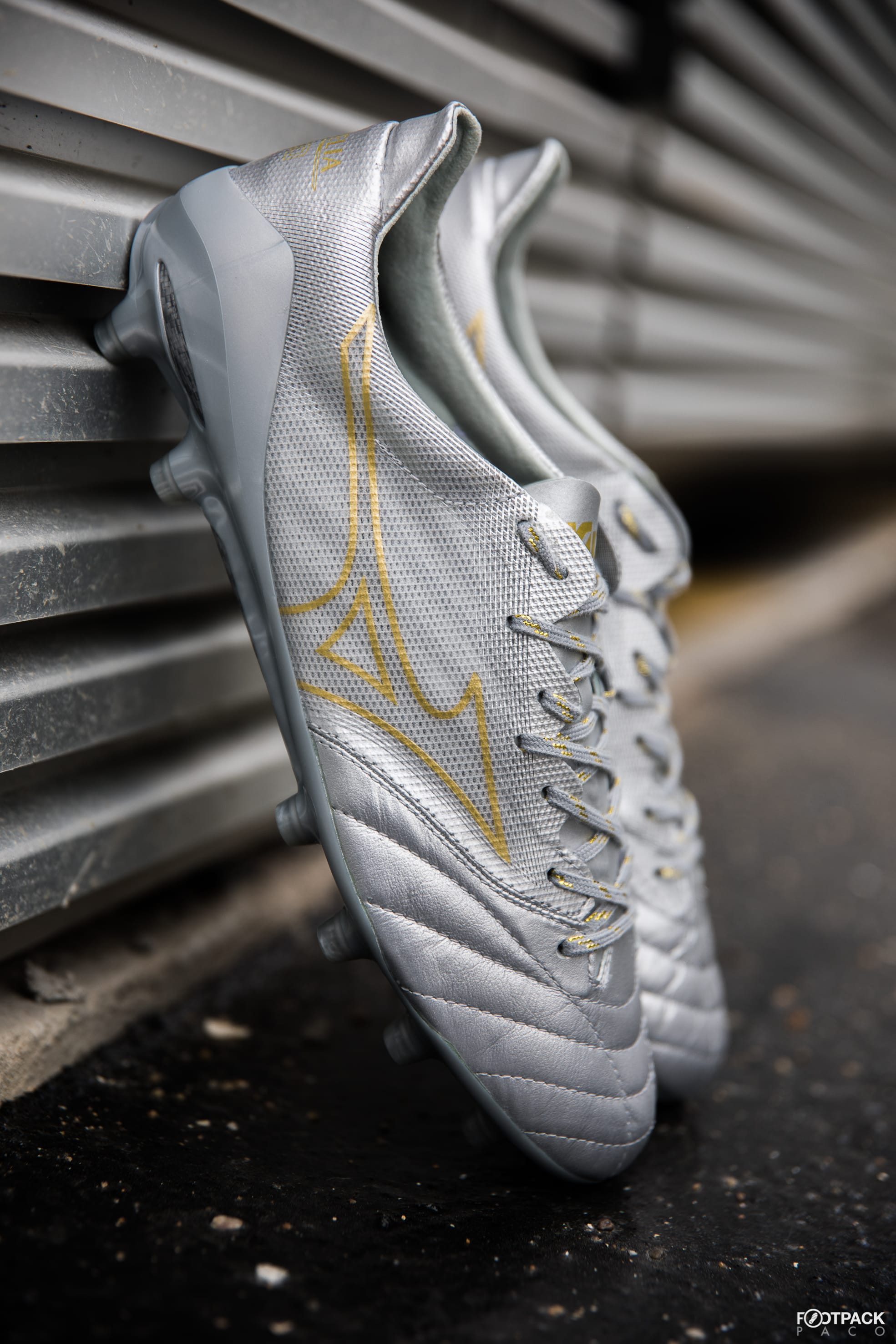 mizuno-Morelia-Neo-2-light-footpack-4