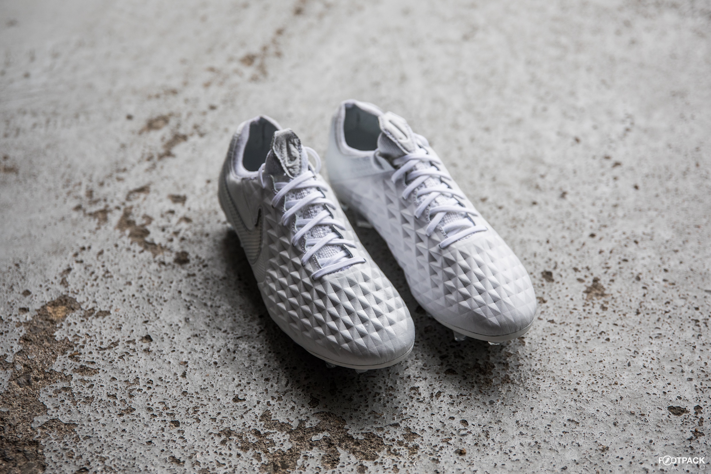 nike-tiempo-legend-8-footpack