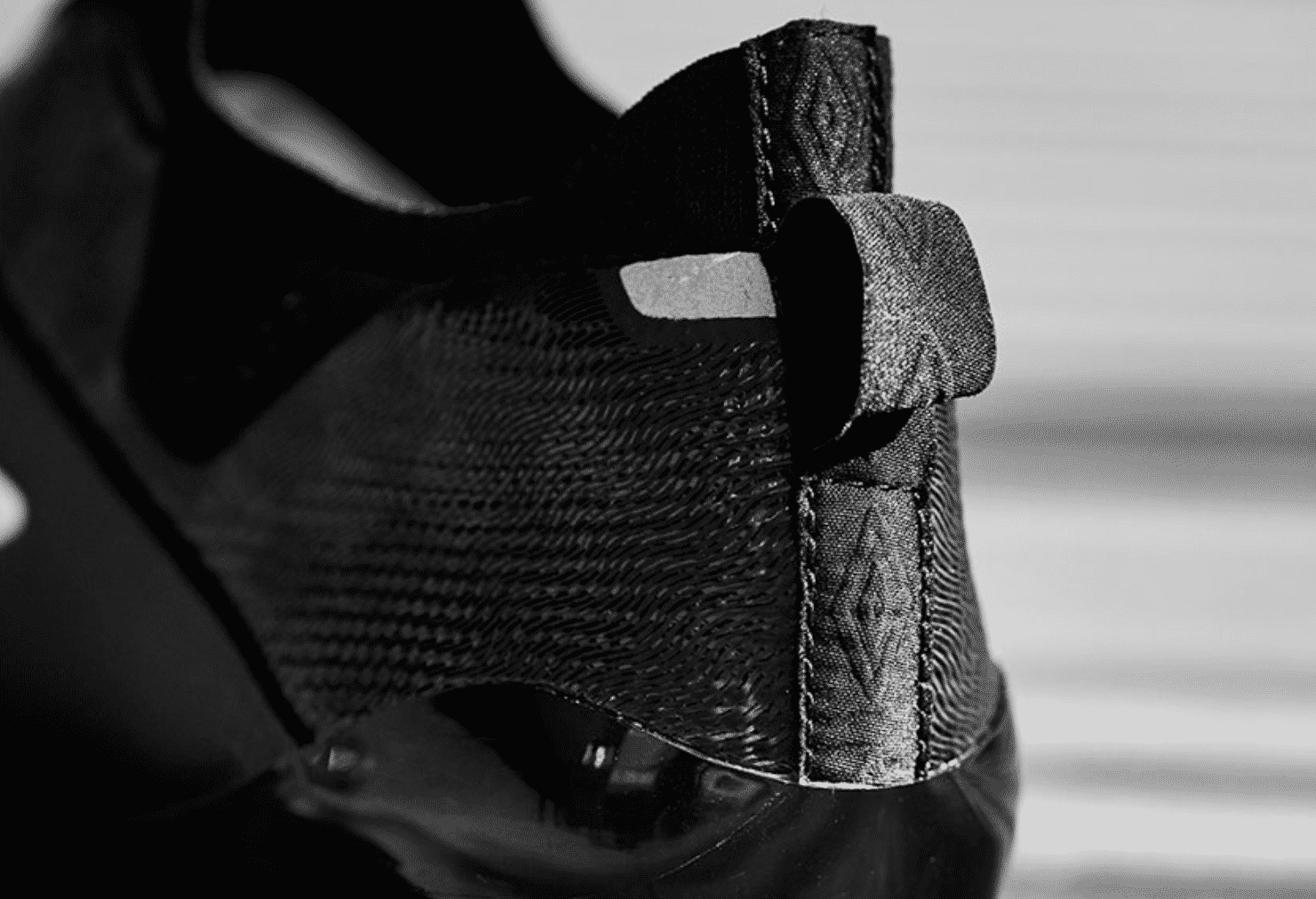 umbro-velocita-4-blackout-3