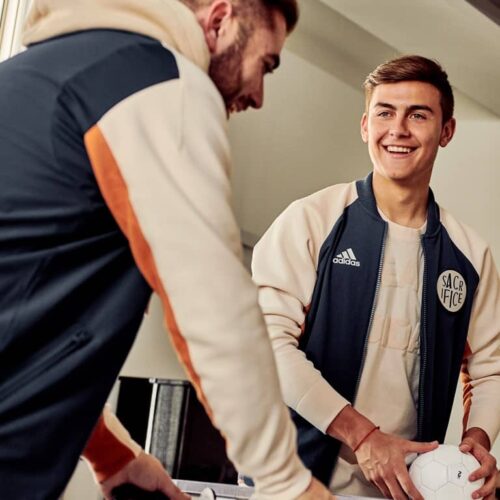 Image de l'article Paulo Dybala, ambassadeur de la nouvelle veste VRCT d'adidas