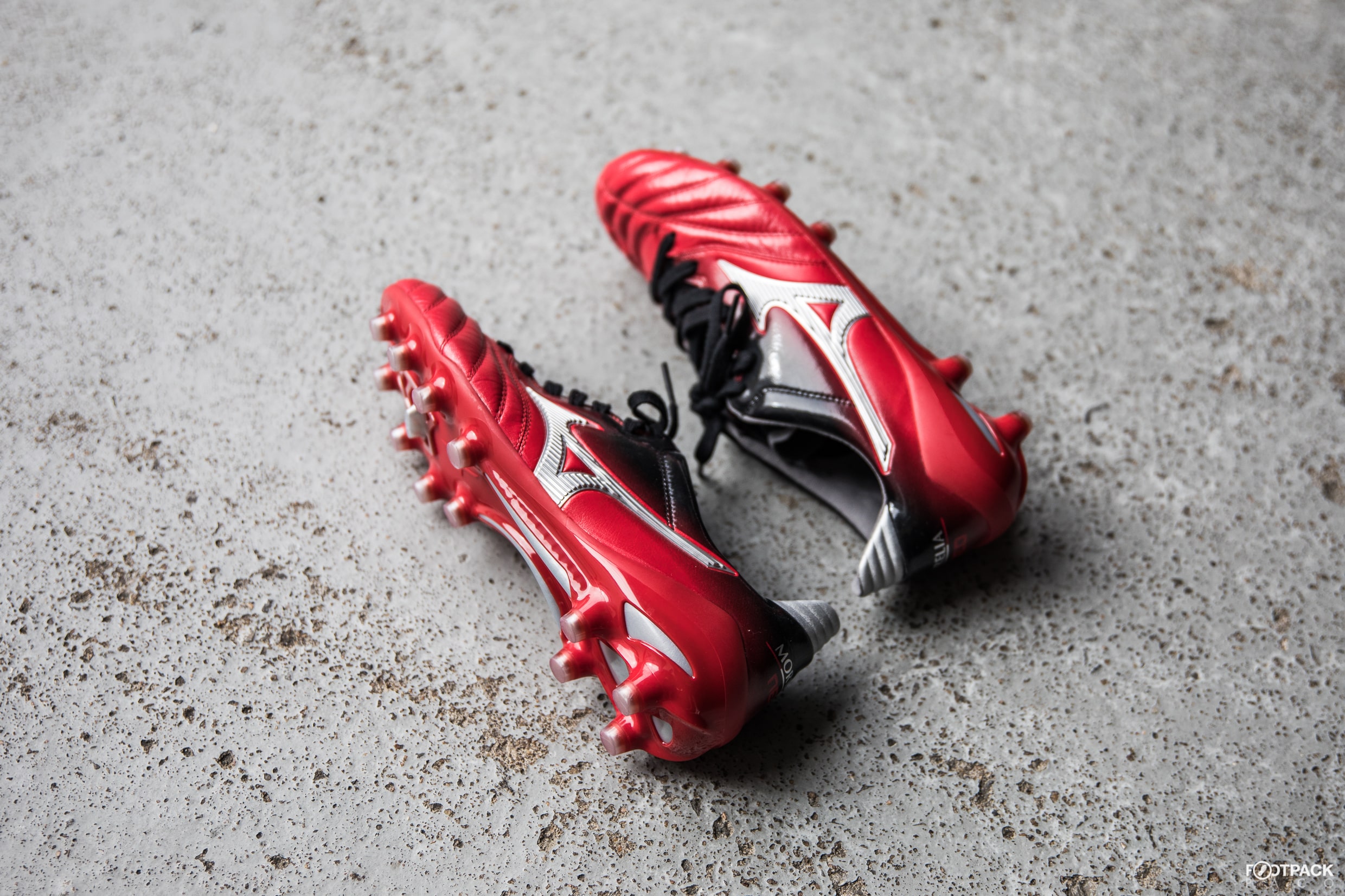 mizuno-morelia-2-neo-samourai-vs-ninja-footpack-12