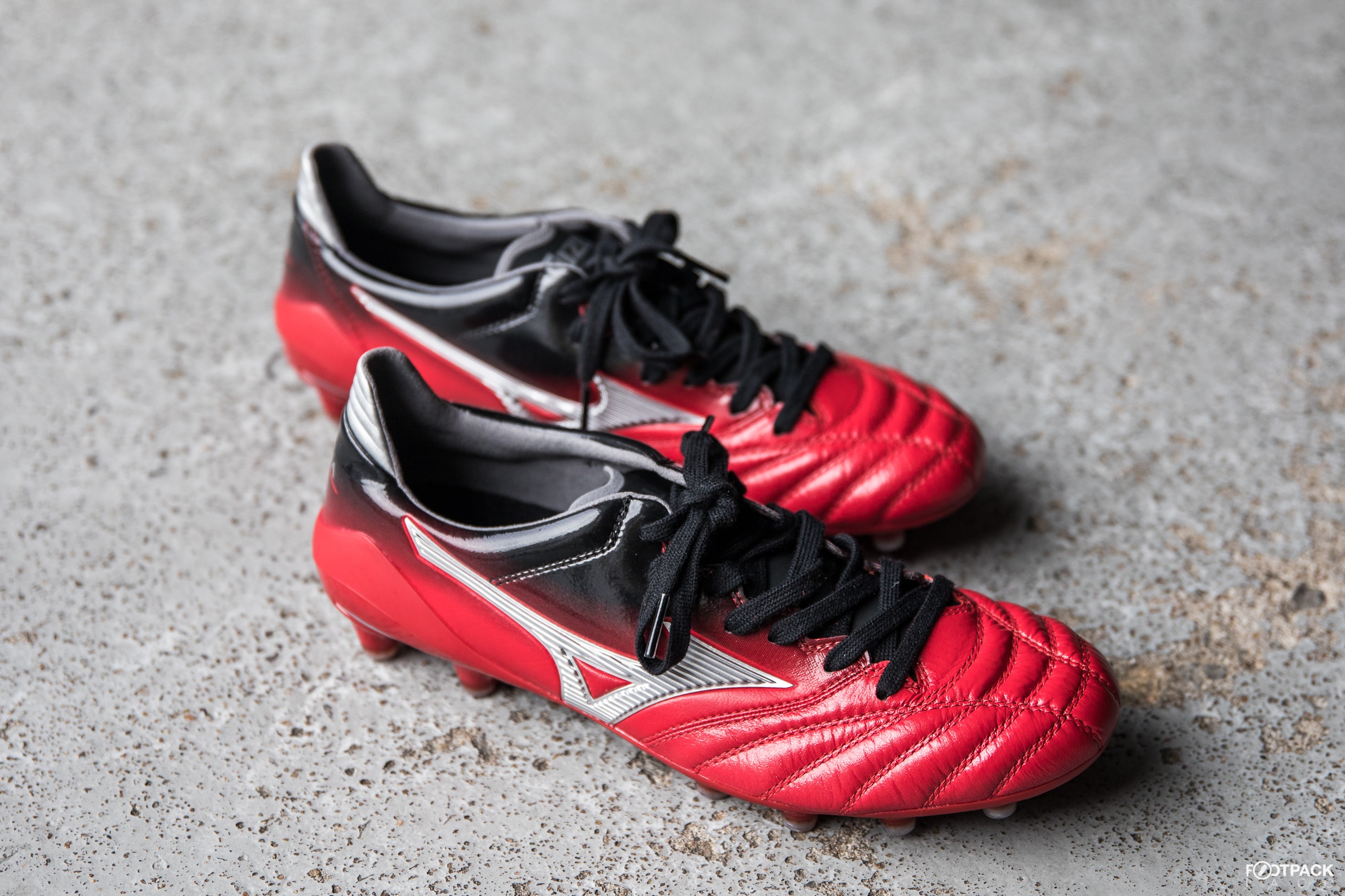 mizuno-morelia-2-neo-samourai-vs-ninja-footpack-4