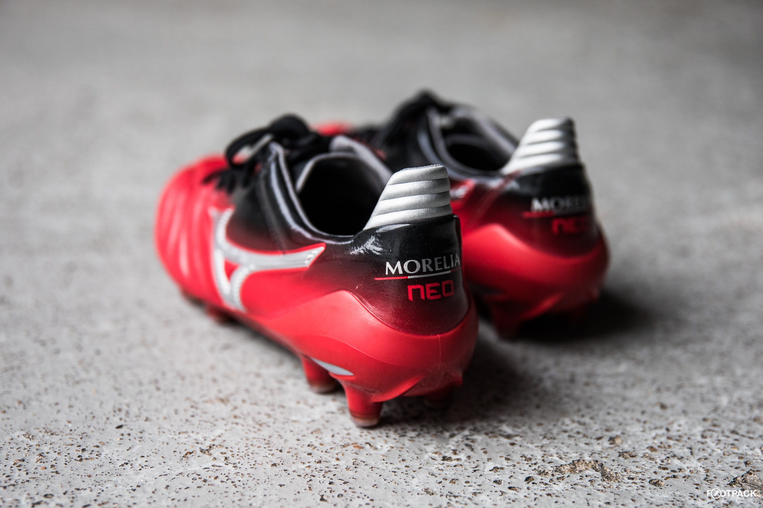 mizuno-morelia-2-neo-samourai-vs-ninja-footpack-7