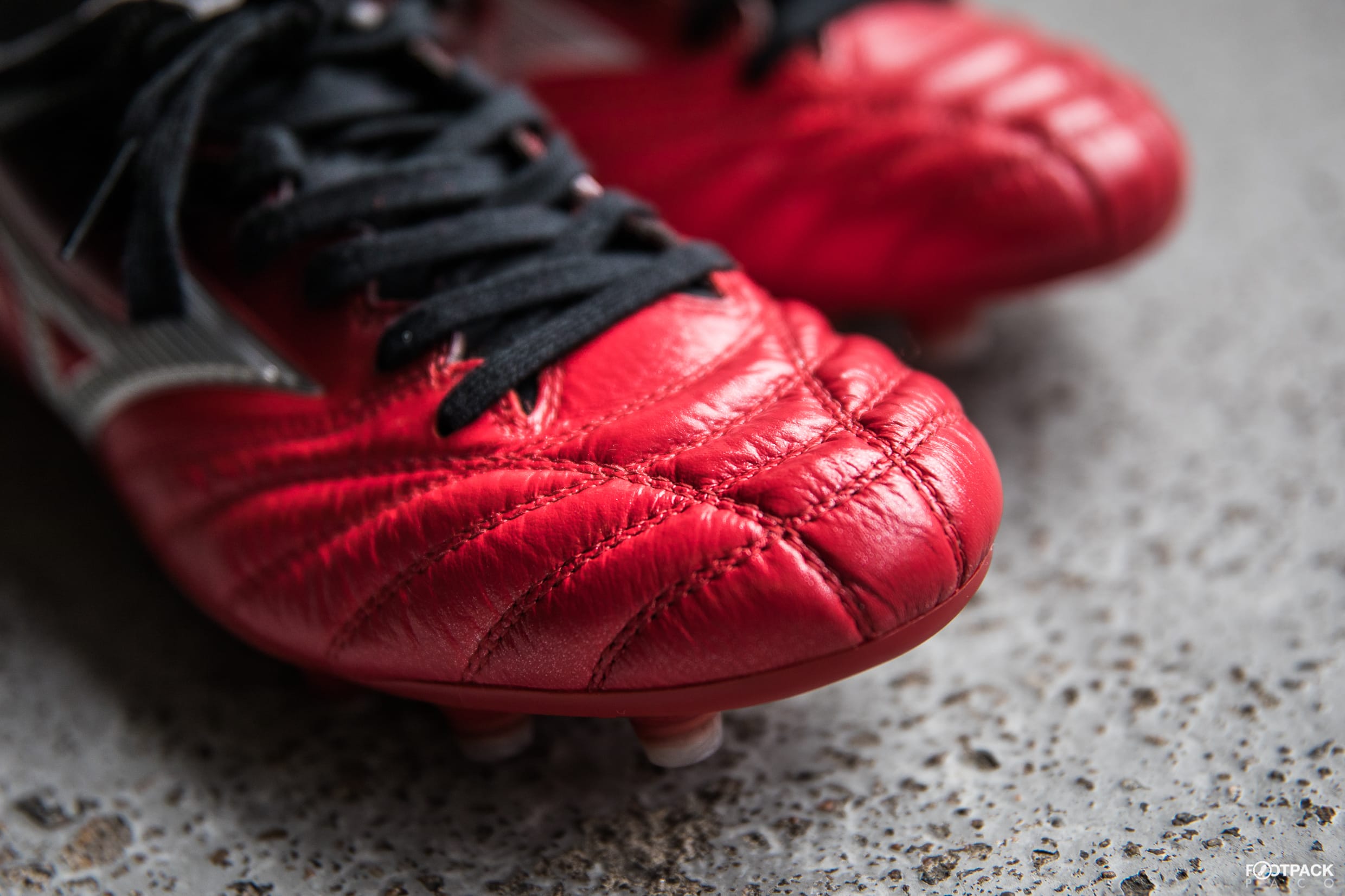 mizuno-morelia-2-neo-samourai-vs-ninja-footpack-8