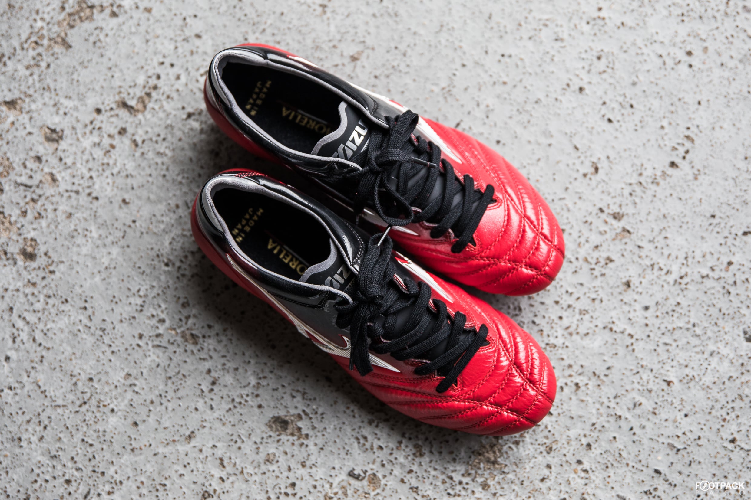 mizuno-morelia-2-neo-samourai-vs-ninja-footpack-9