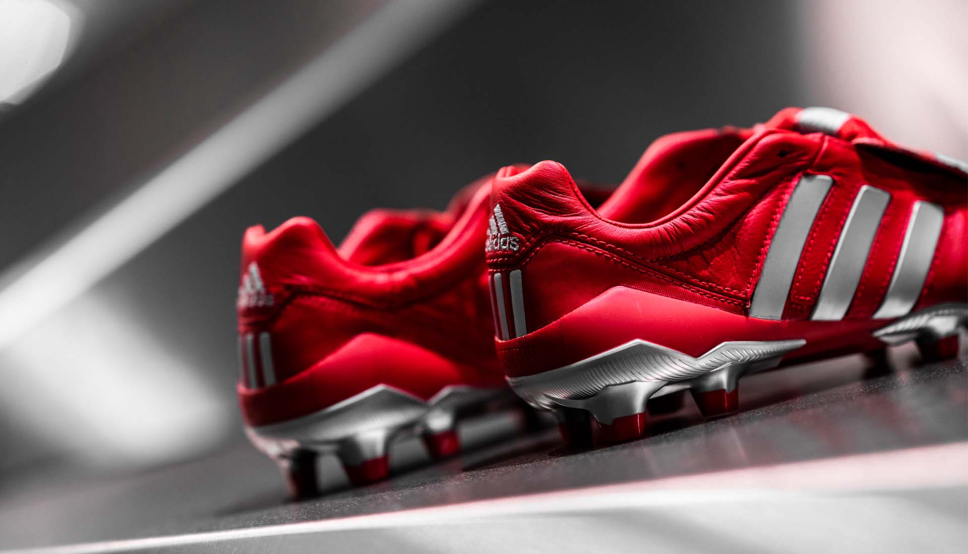 chaussures-foot-adidas-predator-mania-rouge-footpack-5