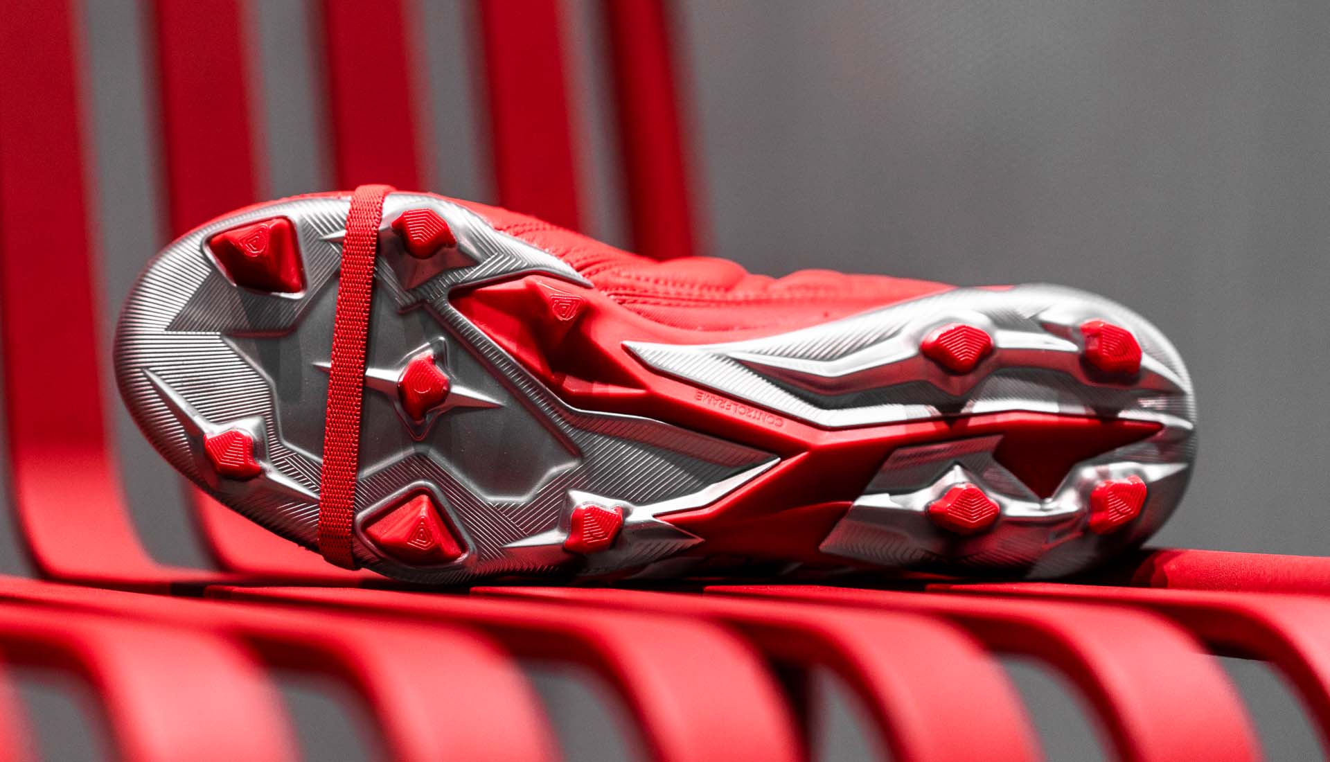 chaussures-foot-adidas-predator-mania-rouge-footpack-9