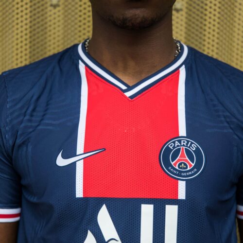 Image de l'article Maillot du PSG : l'histoire de la bande Hechter